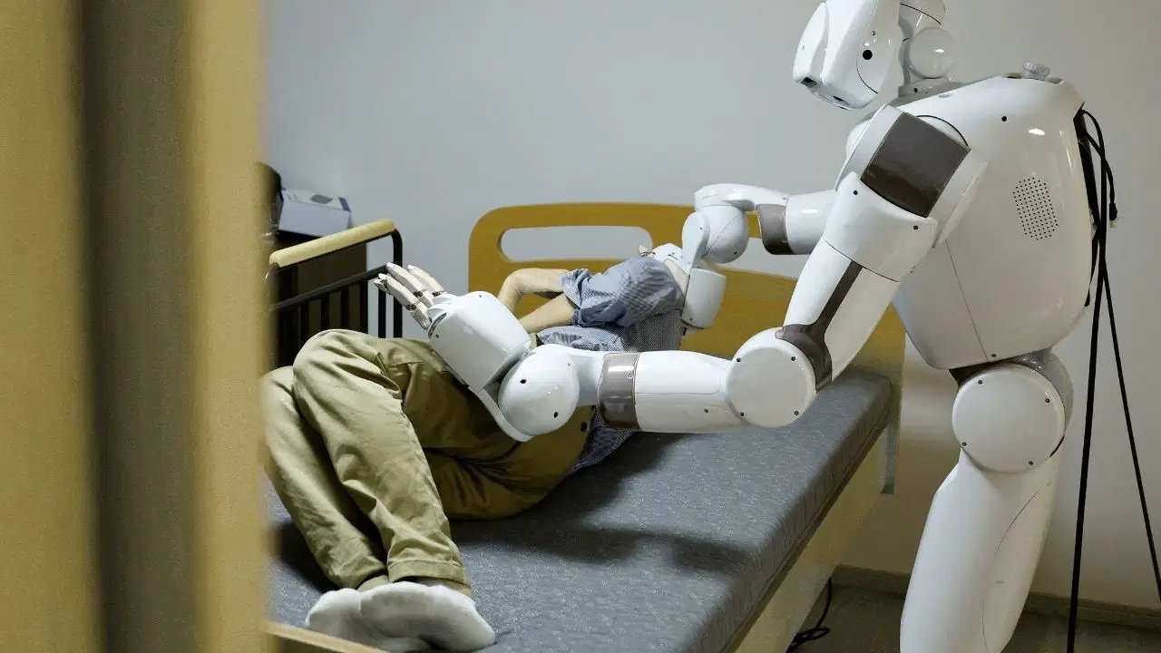 Geleceğin Bakım Dünyasında İnsan-Robot İşbirliği: Deneyimler, Teknolojiler ve Etik Perspektifler - LeoTheMaster